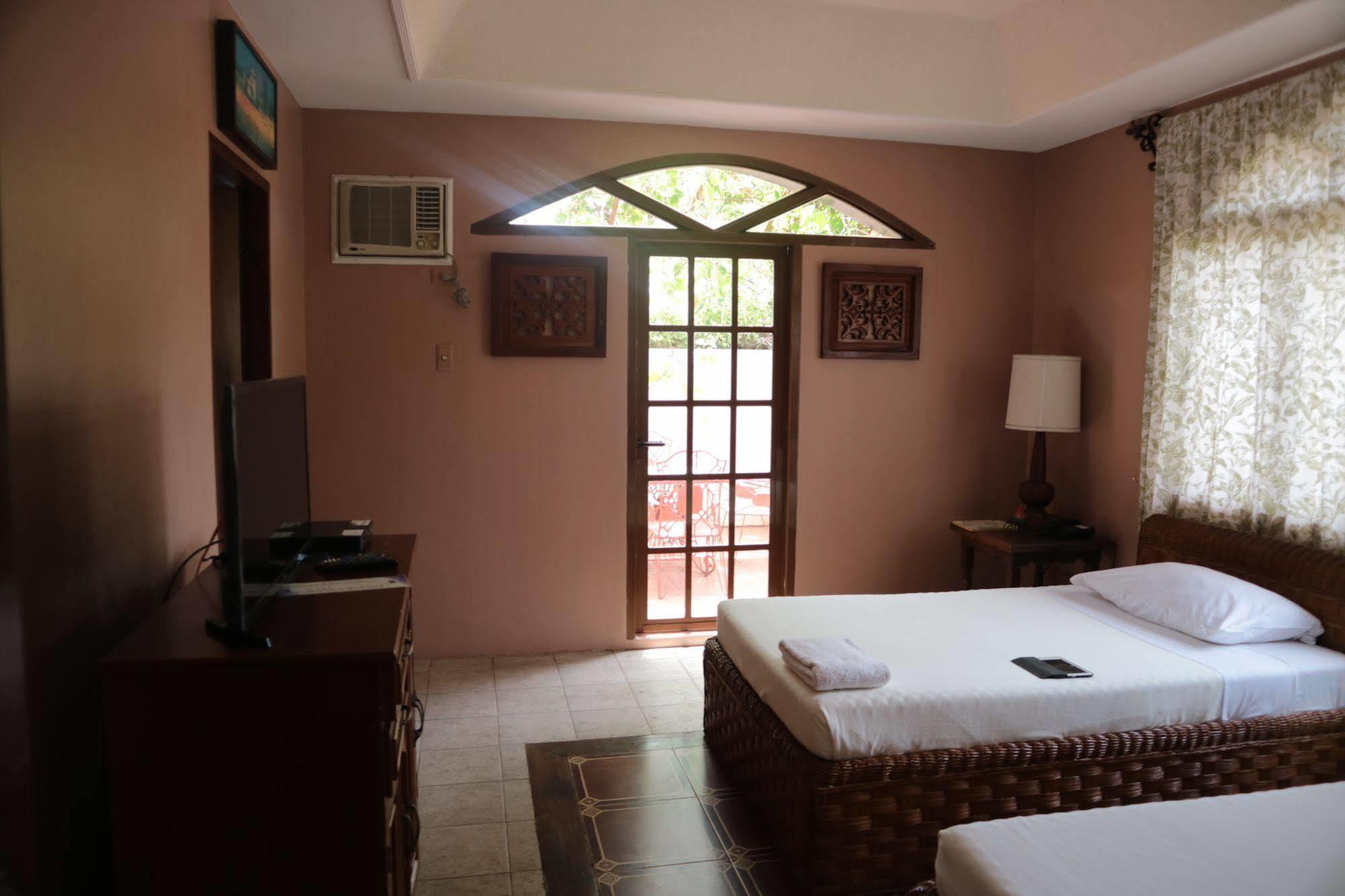 กาซา ลา กรันคา Hotel อีโลอีโลซิตี้ ภายนอก รูปภาพ