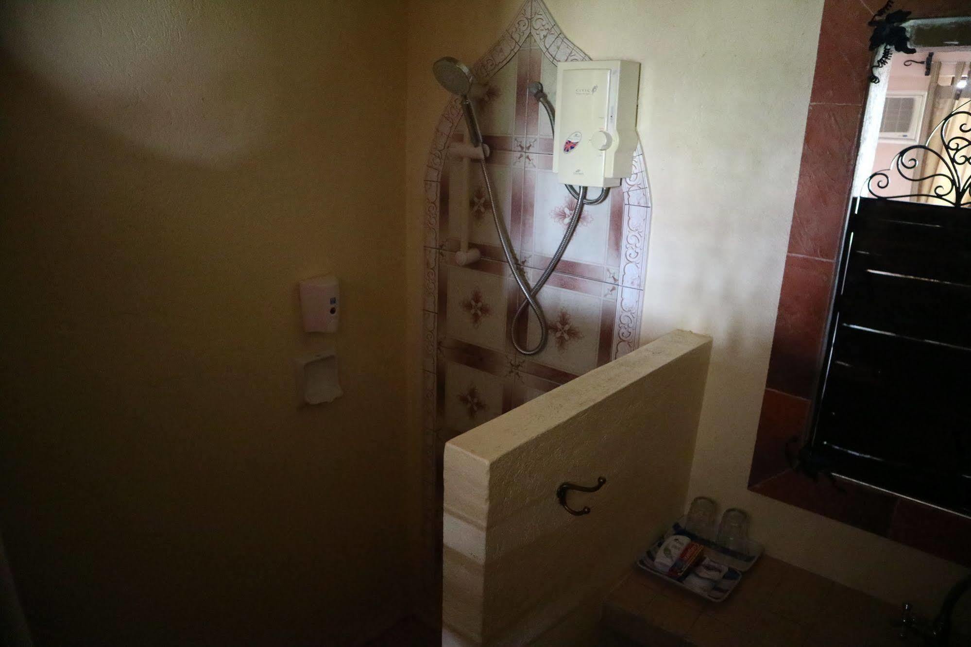 กาซา ลา กรันคา Hotel อีโลอีโลซิตี้ ภายนอก รูปภาพ