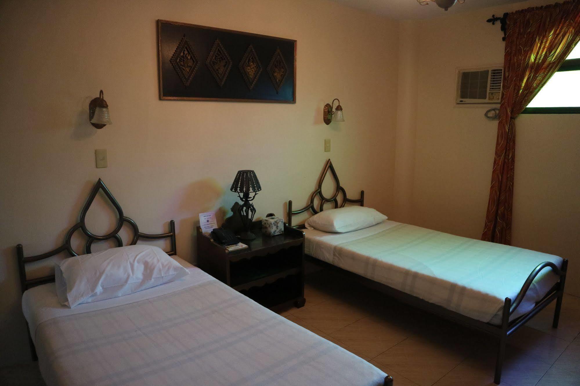 กาซา ลา กรันคา Hotel อีโลอีโลซิตี้ ภายนอก รูปภาพ
