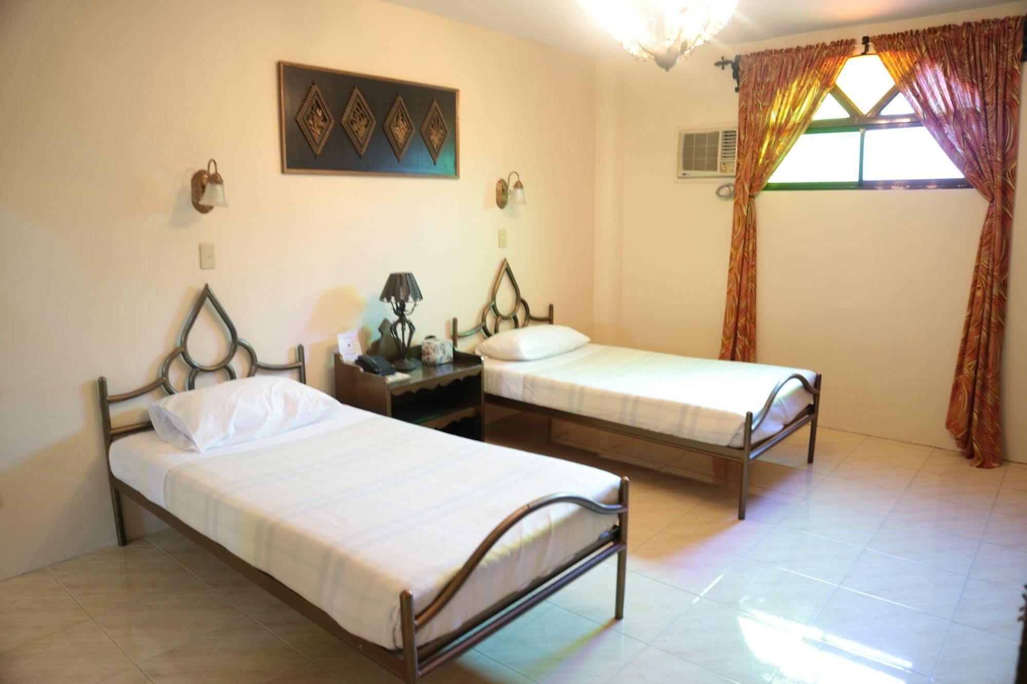 กาซา ลา กรันคา Hotel อีโลอีโลซิตี้ ภายนอก รูปภาพ