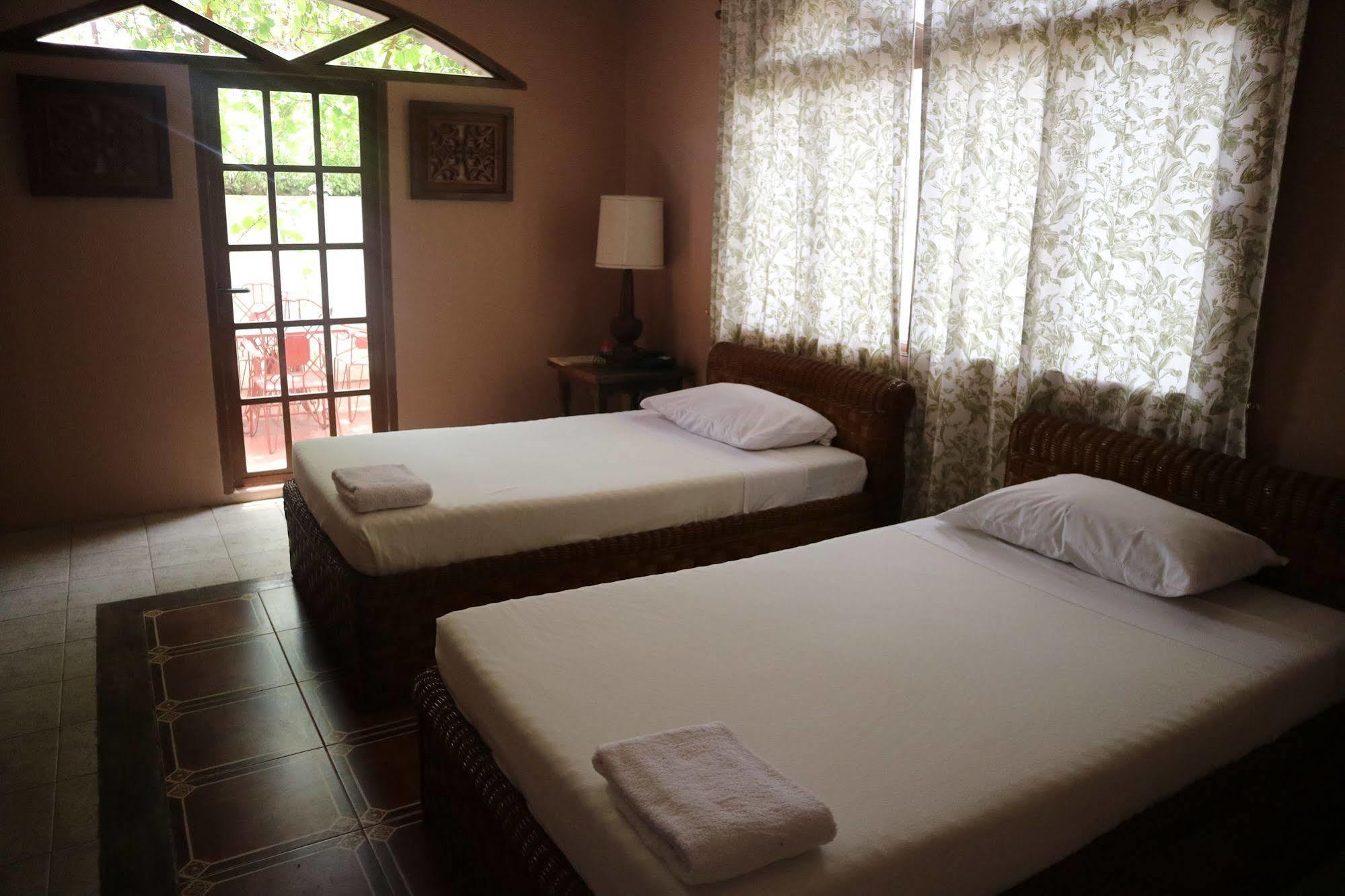 กาซา ลา กรันคา Hotel อีโลอีโลซิตี้ ภายนอก รูปภาพ